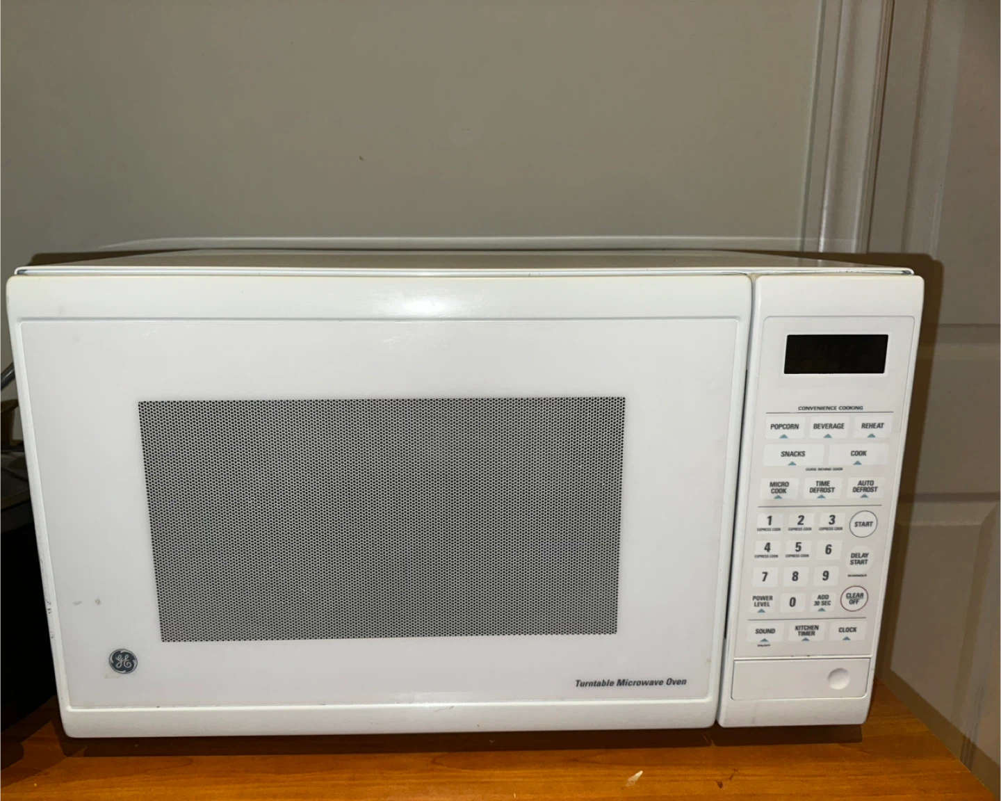 GE Turntable Microwave Oven