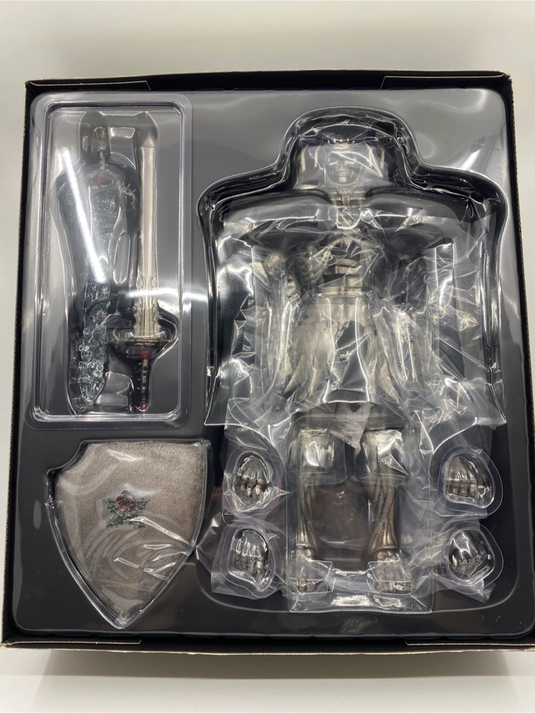 threezero Berserk Skull Knight Exclusive 1/6 Figure - photo 4