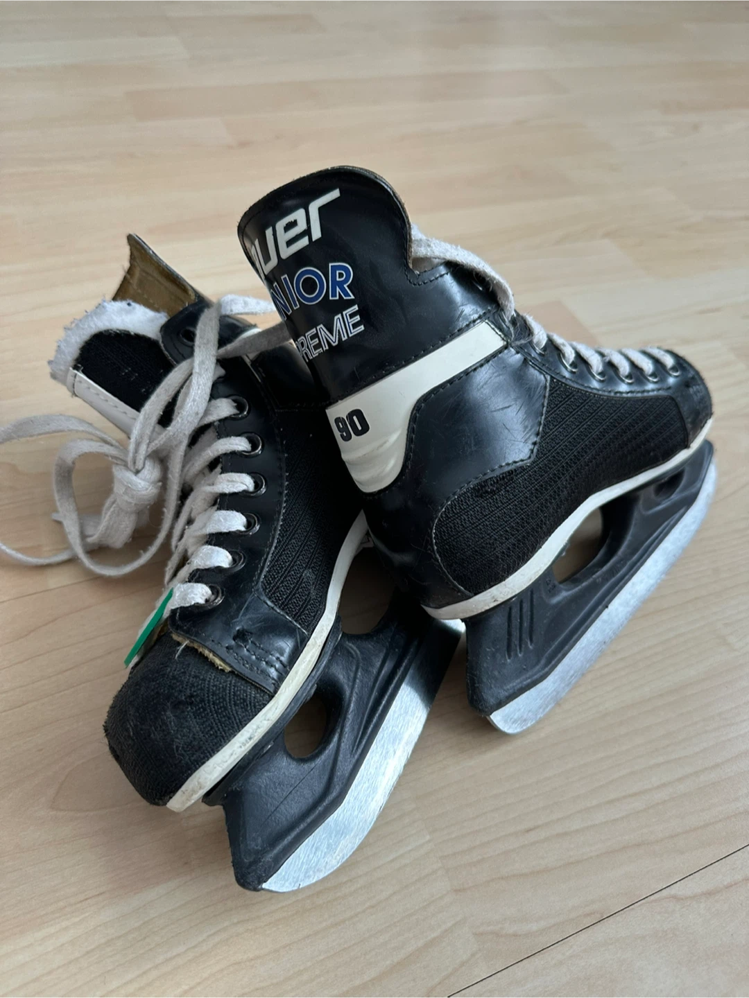Bauer Junior Supreme Ice Skates - photo 2