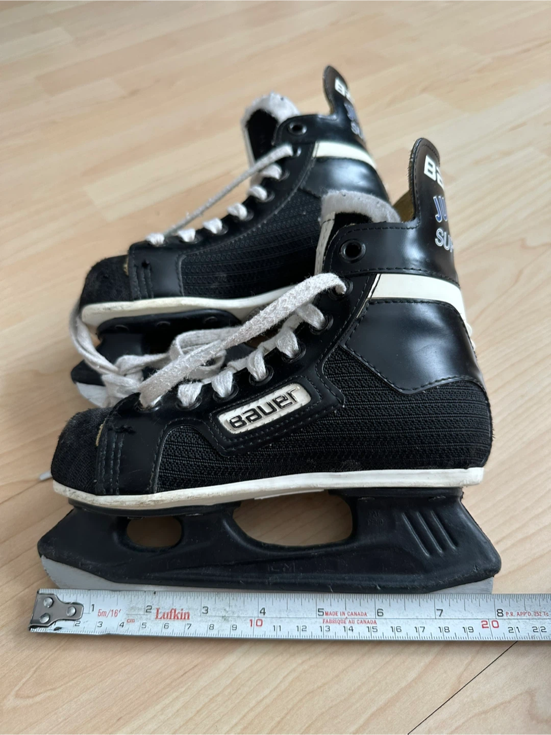 Bauer Junior Supreme Ice Skates