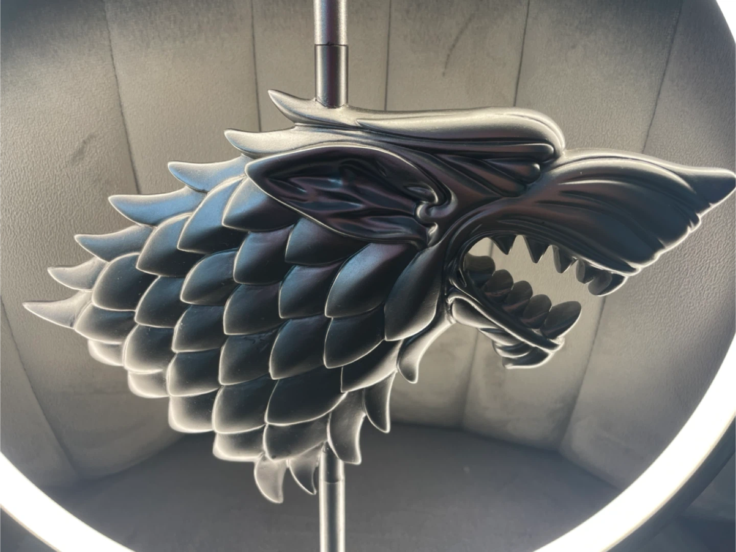Game of Thrones Stark Direwolf Lamp - photo 3