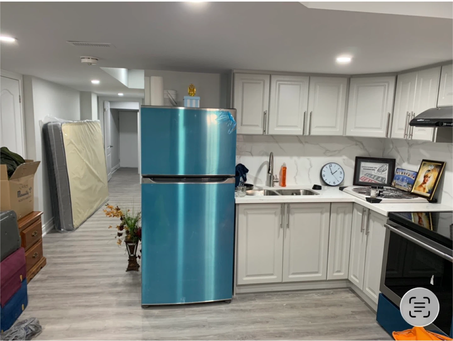 2 Bed 1 Bath Basement for Rent - photo 4