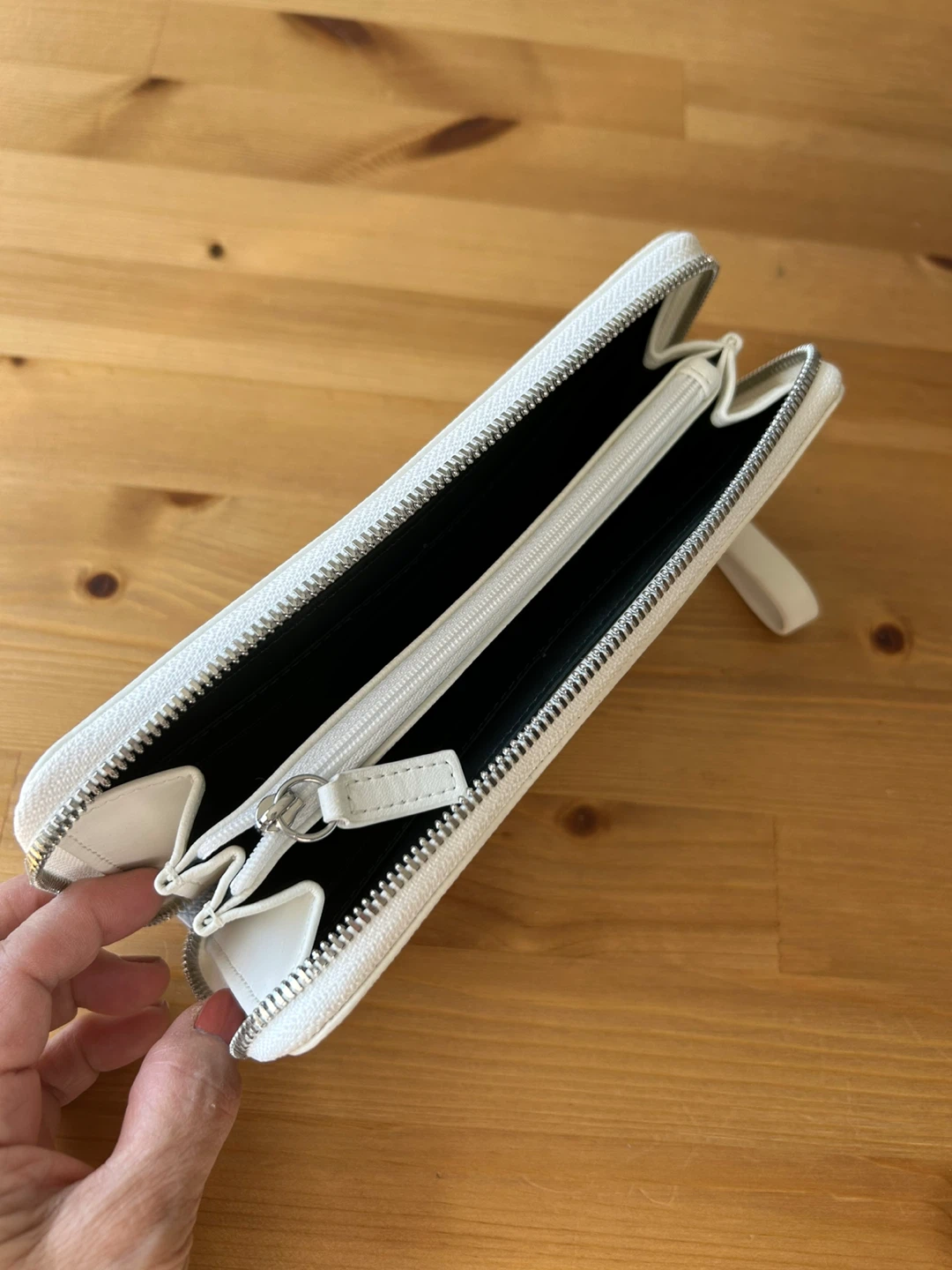 Lacoste Women's Zip Around Wallet - photo 2