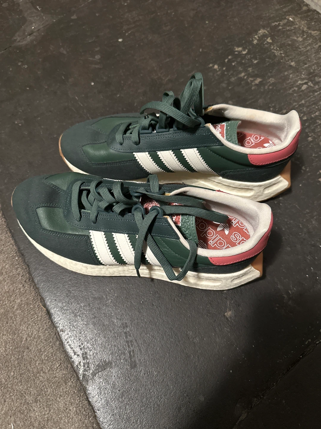 Adidas Sneakers - Green/Pink