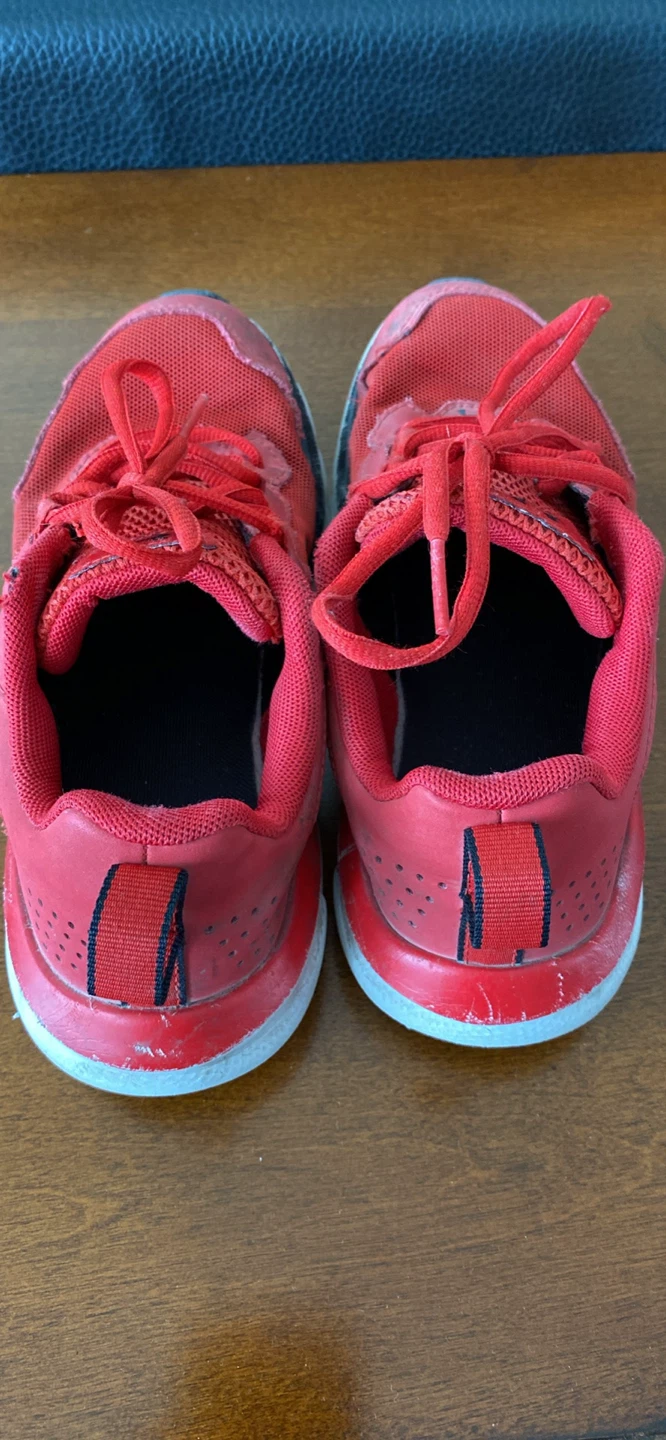 🧡Under Armour Red Running Shoes - Size 5Y - photo 2