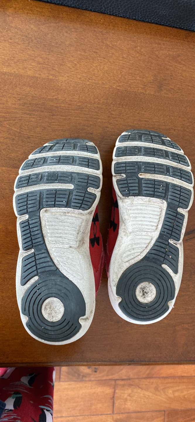 🧡Under Armour Red Running Shoes - Size 5Y - photo 3