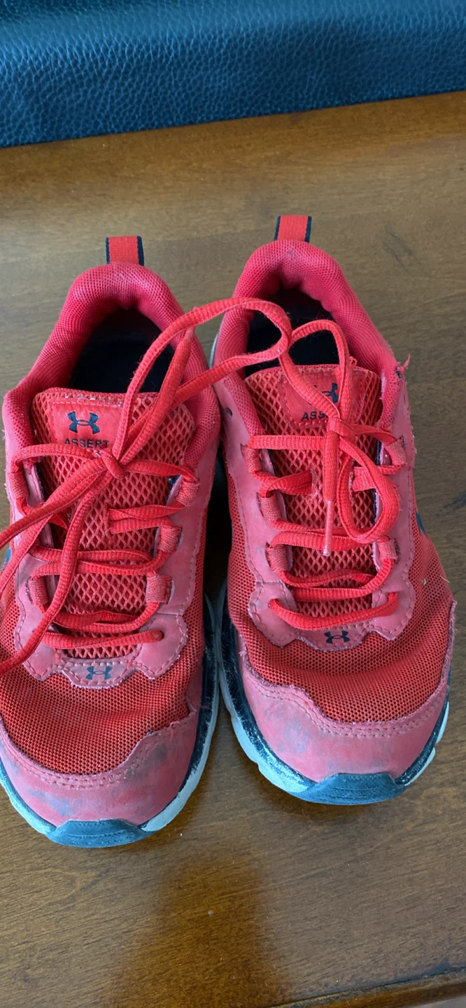 🧡Under Armour Red Running Shoes - Size 5Y
