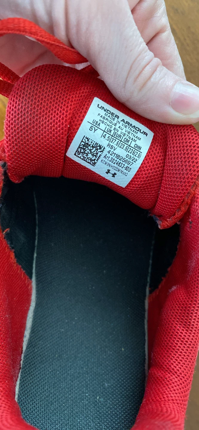 🧡Under Armour Red Running Shoes - Size 5Y - photo 4