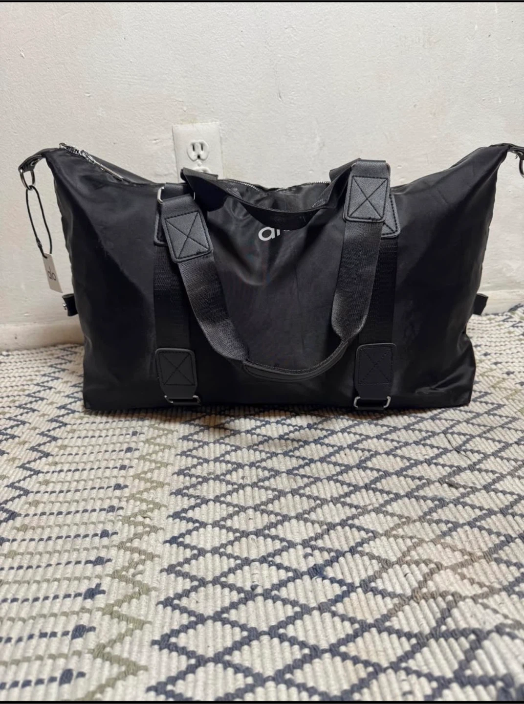 ALO Yoga Black Duffel Bag - photo 5