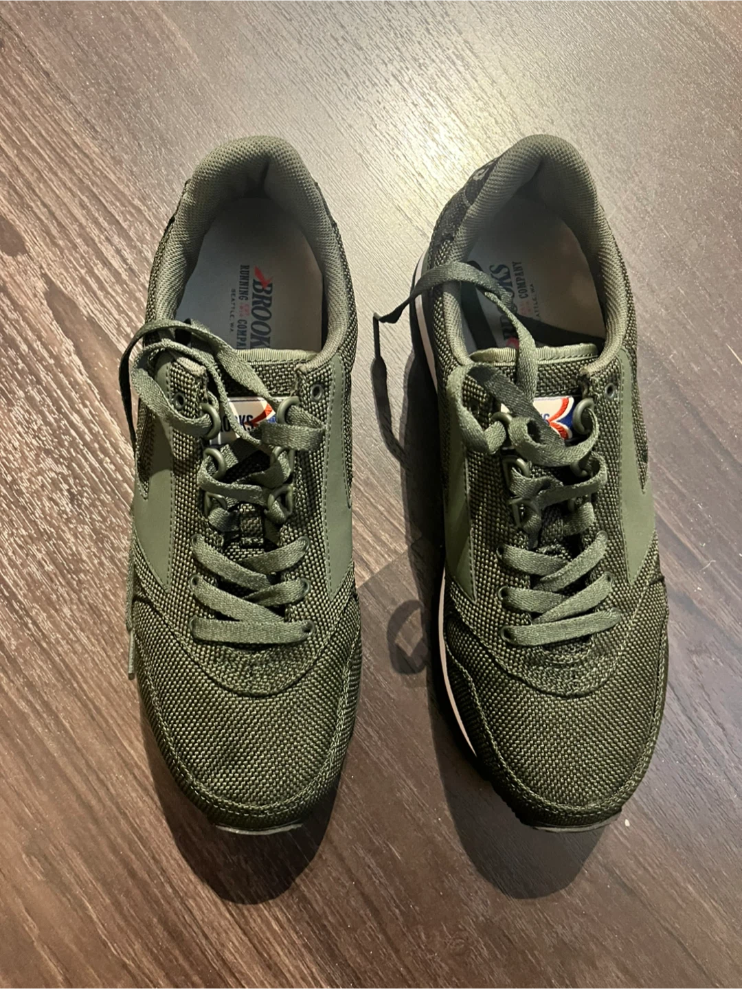 Brooks Running Shoes - Men's Size 9 - Green