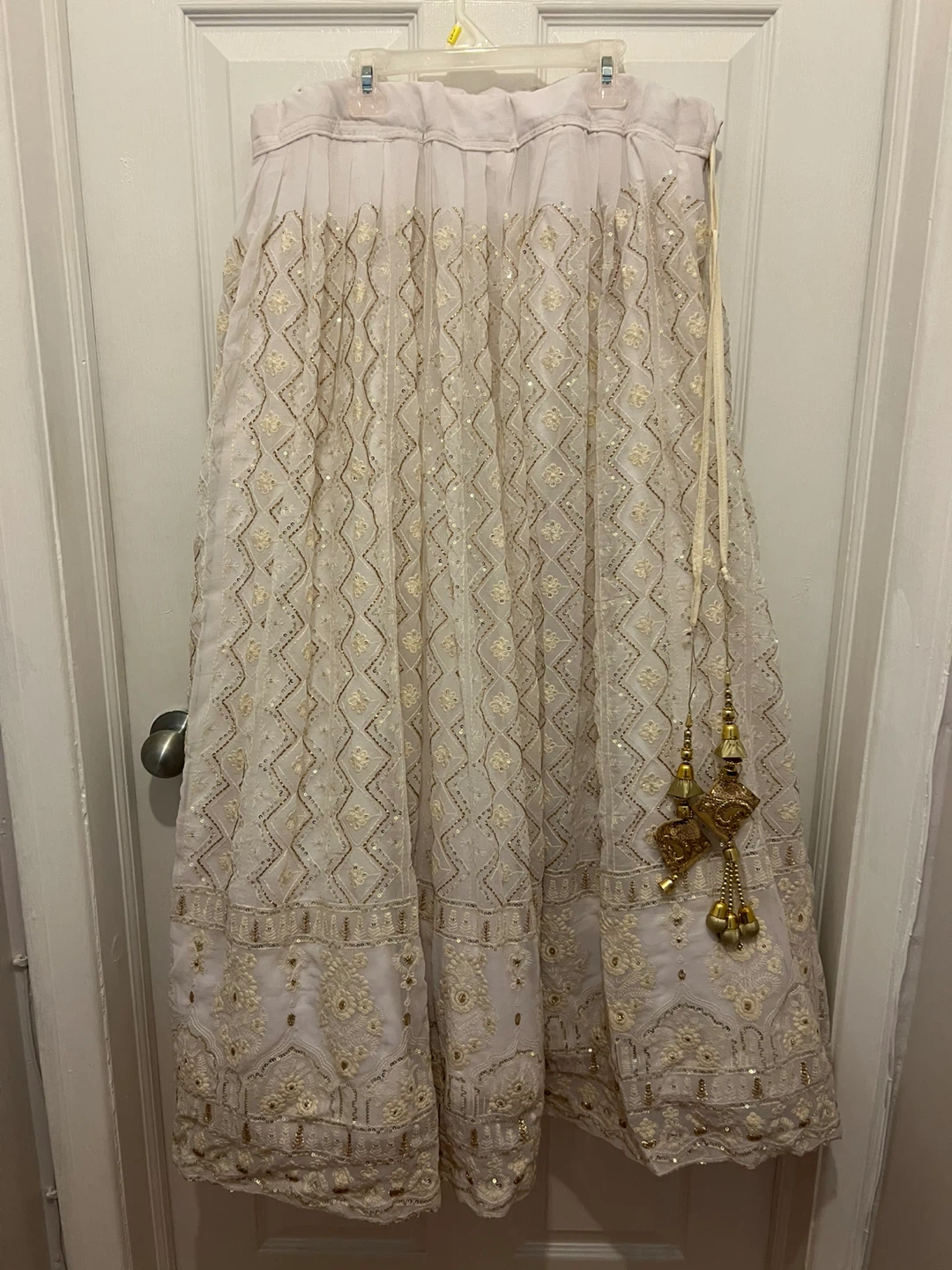 White sequined Choli top and skirt lehenga set - photo 3