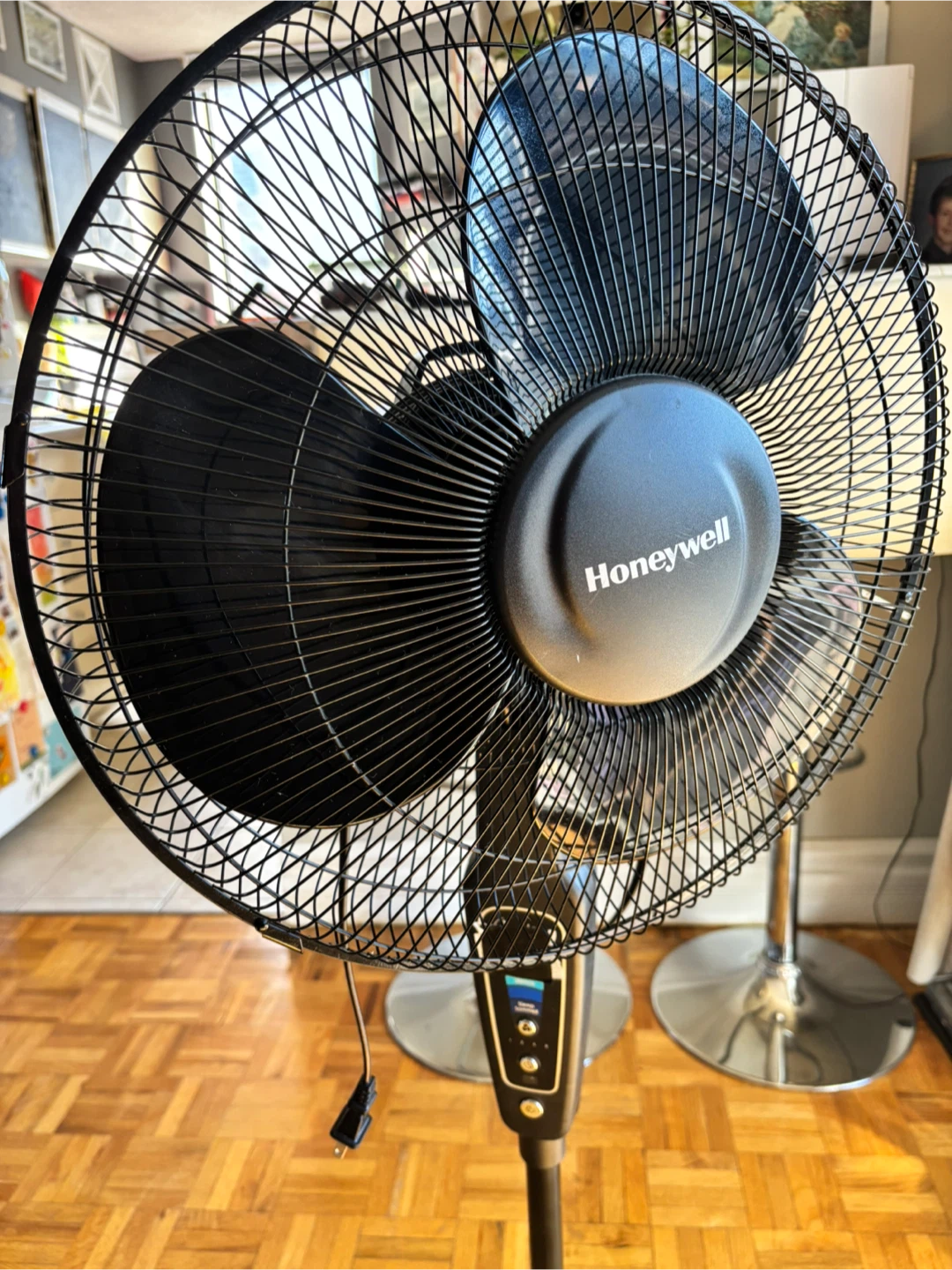 Honeywell Standing Oscillating Fan