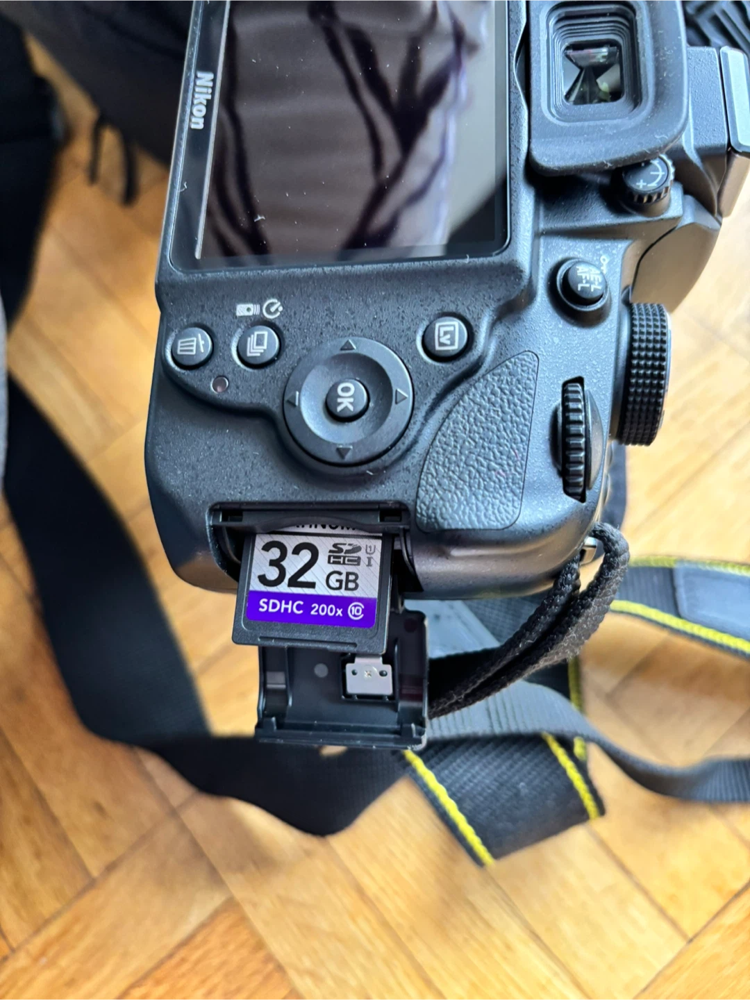 Nikon D3200 DSLR Camera with 32GB SD Card - photo 4