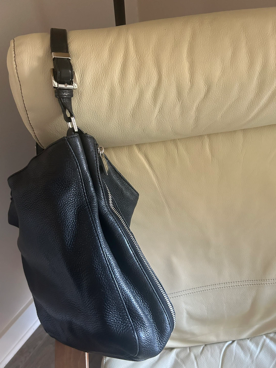 MICHAEL KORS Black Leather Hobo Shoulder Bag - photo 2