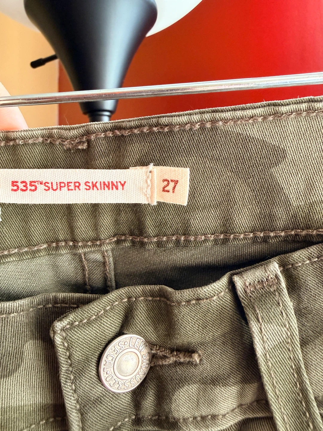Levi's 535 Super Skinny Camo Jeans - Size 27 - photo 4