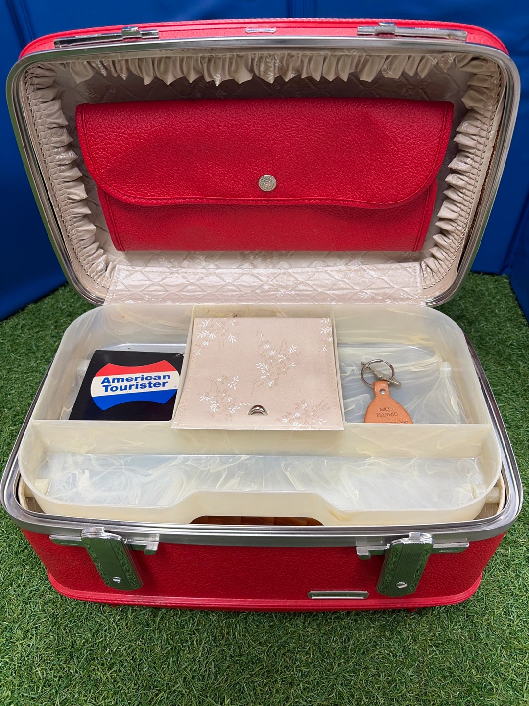 American Tourister Red Vanity Case/Cosmetic Bag - photo 3