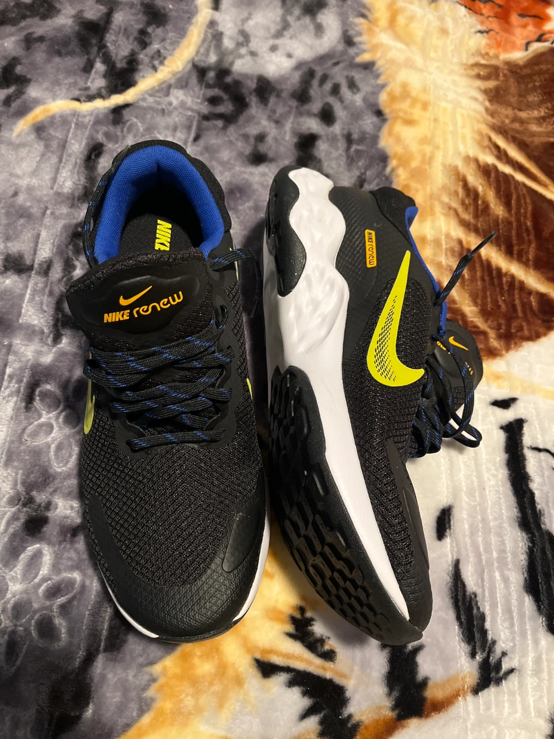 9.5 Nike Renew Running Shoes - Black/Yellow/Blue