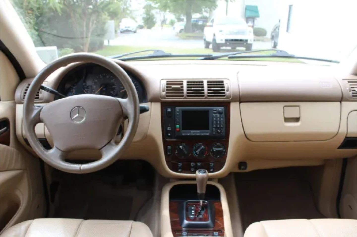 Mercedes Benz ML320 - photo 2