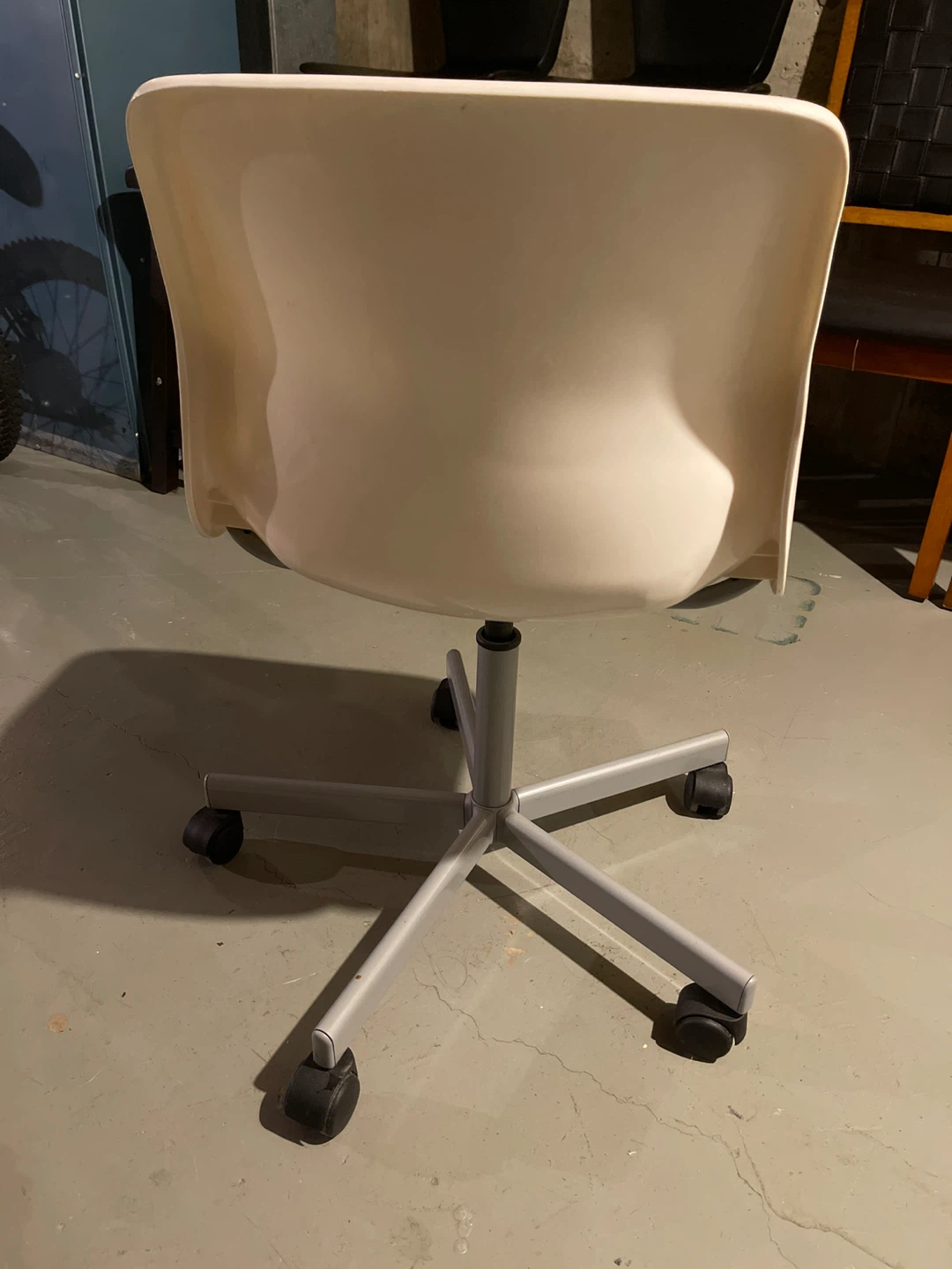 White Office Chair with Wheels - photo 3