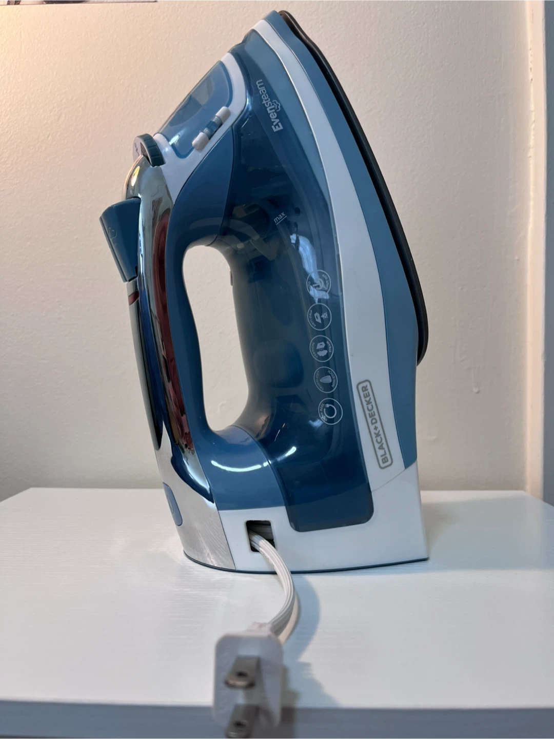 BLACK+DECKER "EasySteam" Iron