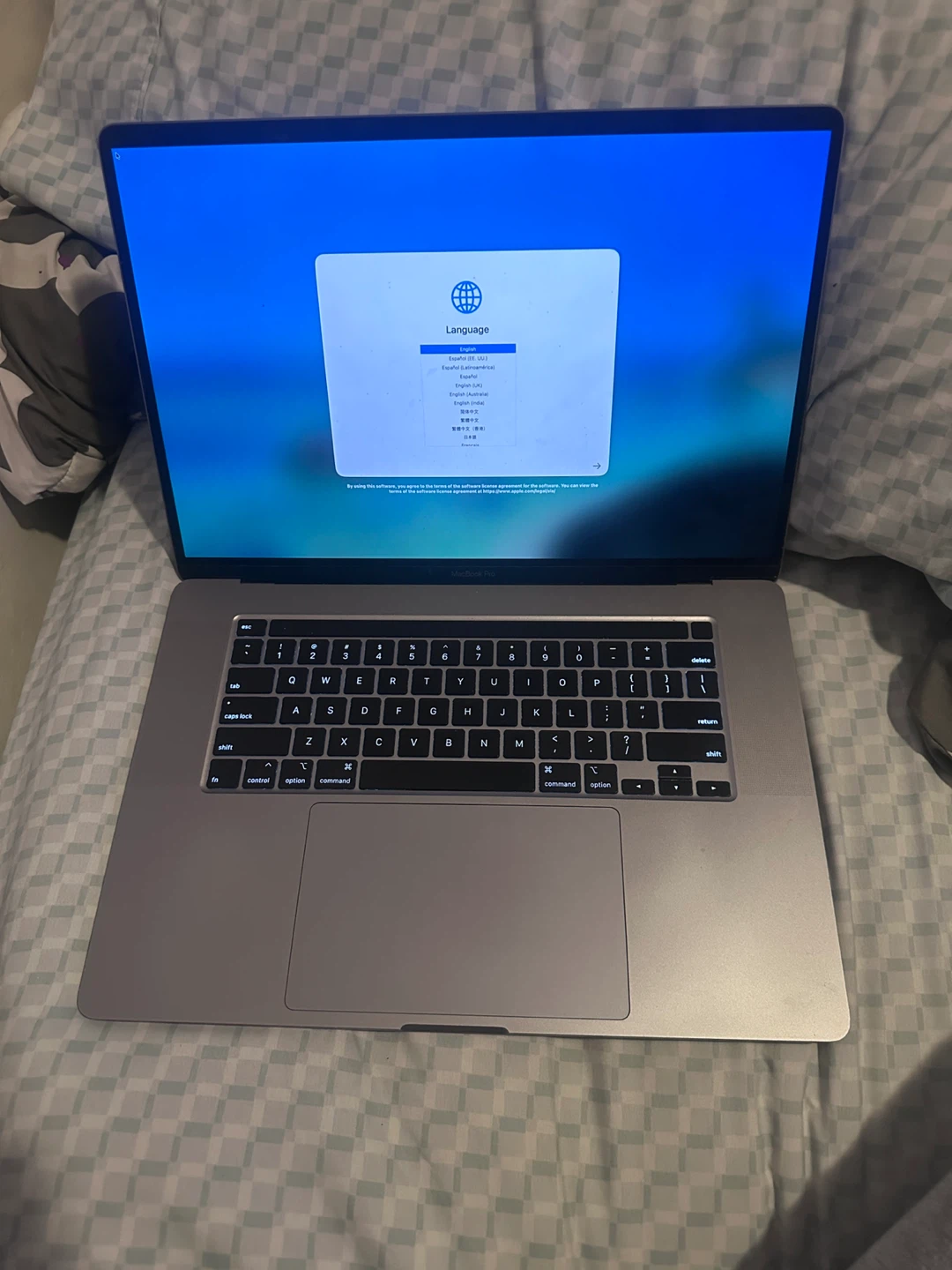 Apple MacBook Pro 16-inch 2019 - photo 3