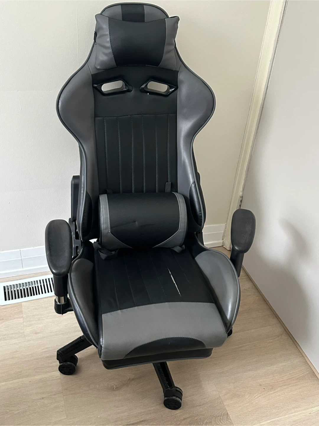Gaming Chair with Footrest - photo 2