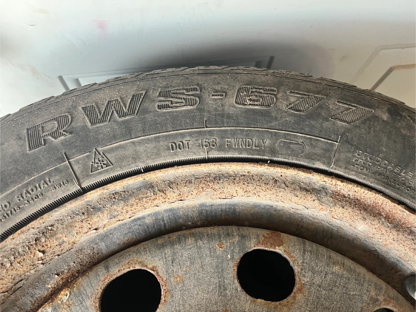 4 x Used Rovelo RWS-677 Winter Tires 235/55R17 With Rims - photo 4