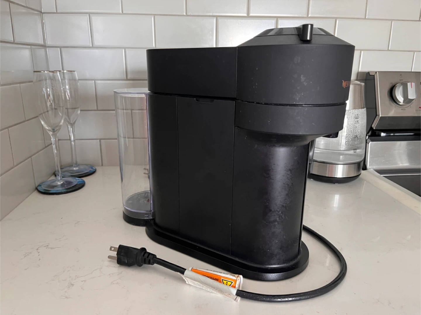 Nespresso Coffee Machine - photo 2