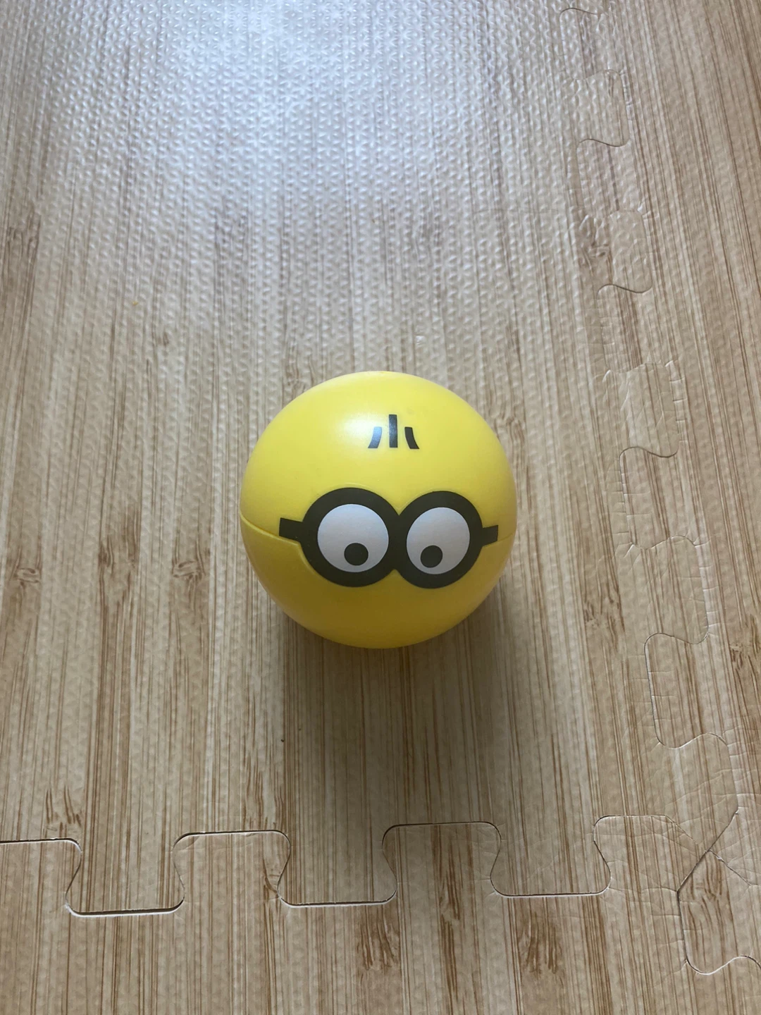 Descpicable Minion Yellow ball
