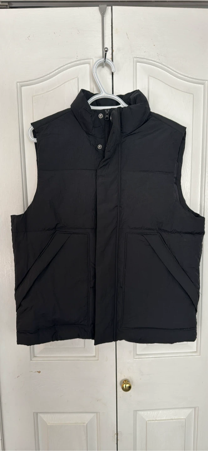 Old Navy Black Puffer Vest - Size P - photo 3