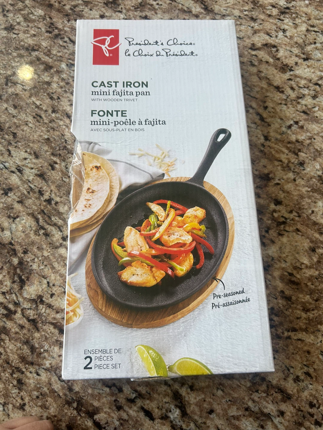 President's Choice Cast Iron Mini Fajita Pan with Wooden Trivet