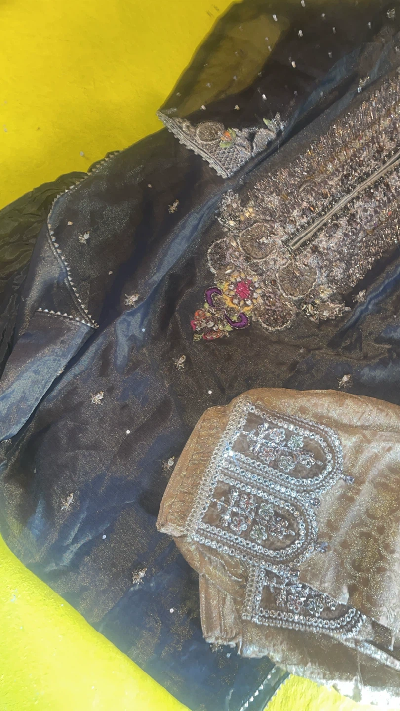 Embroidered Black Kurti with Gold Pants - photo 3