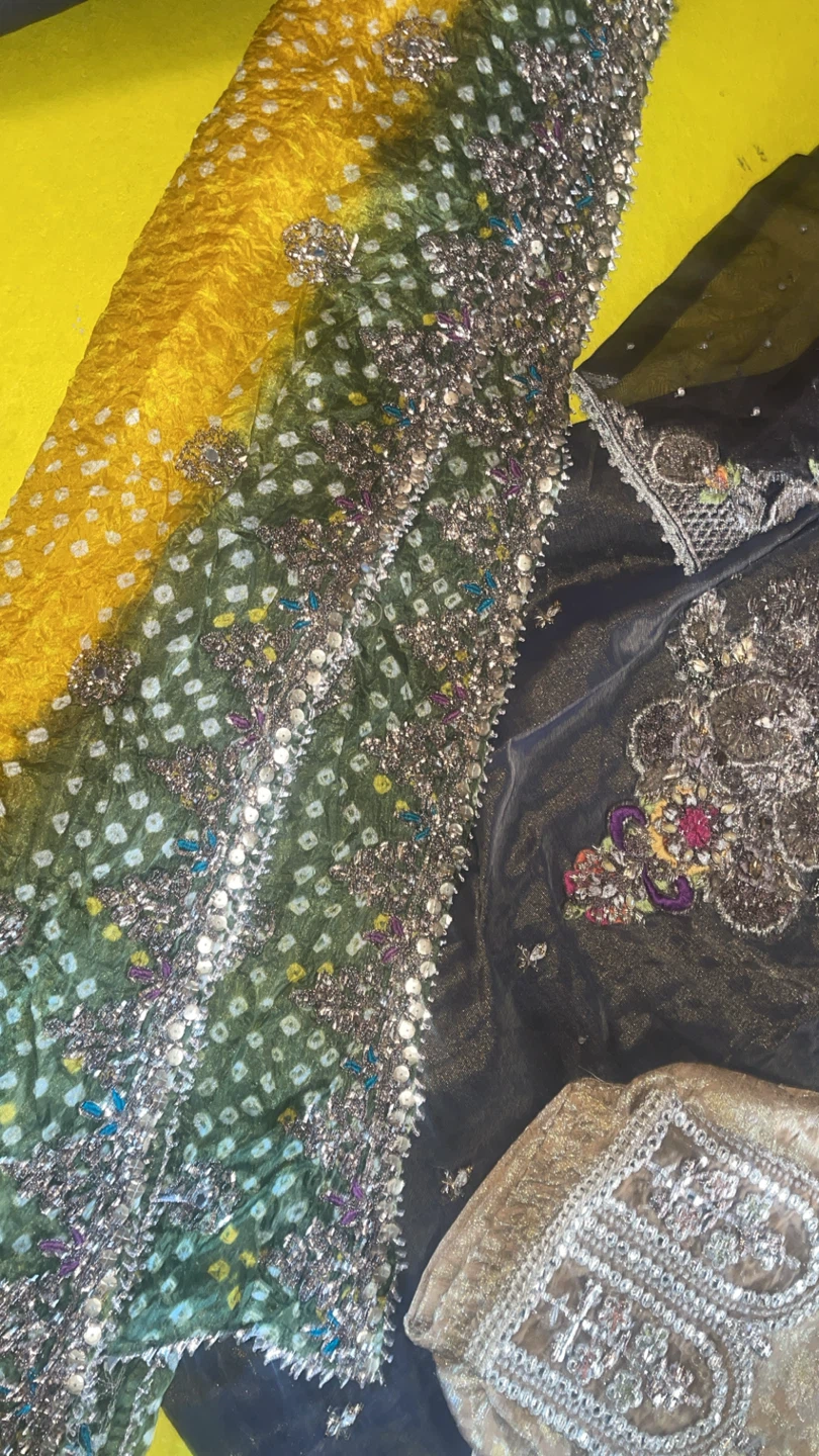 Embroidered Black Kurti with Gold Pants - photo 4