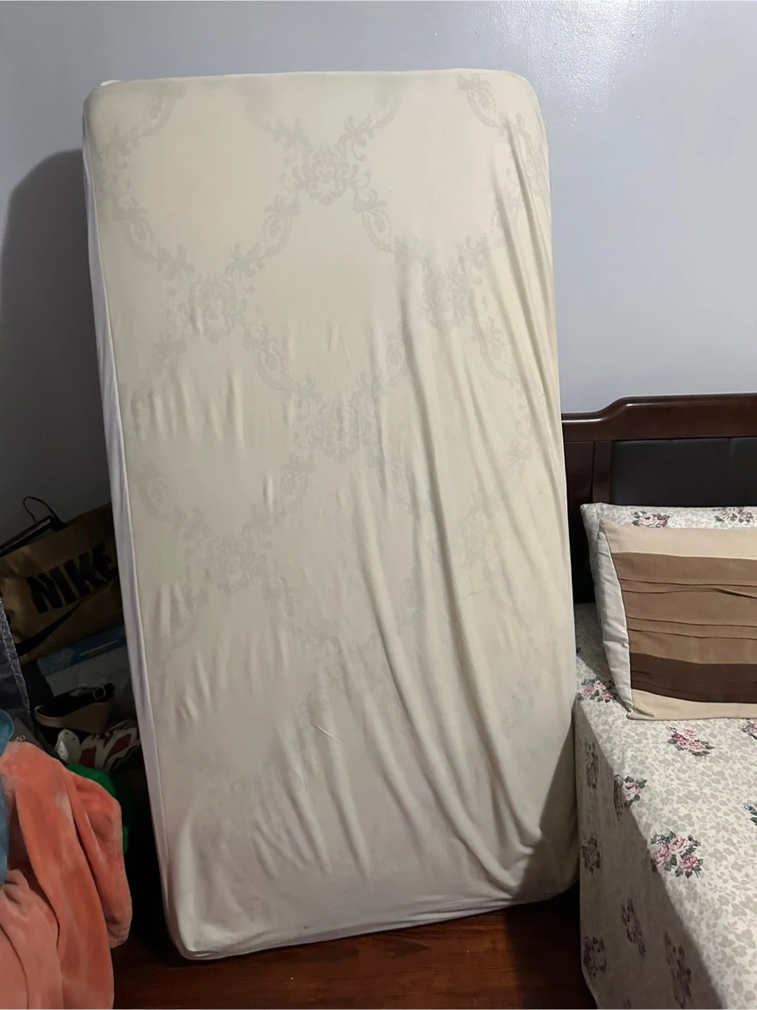 Cama con base