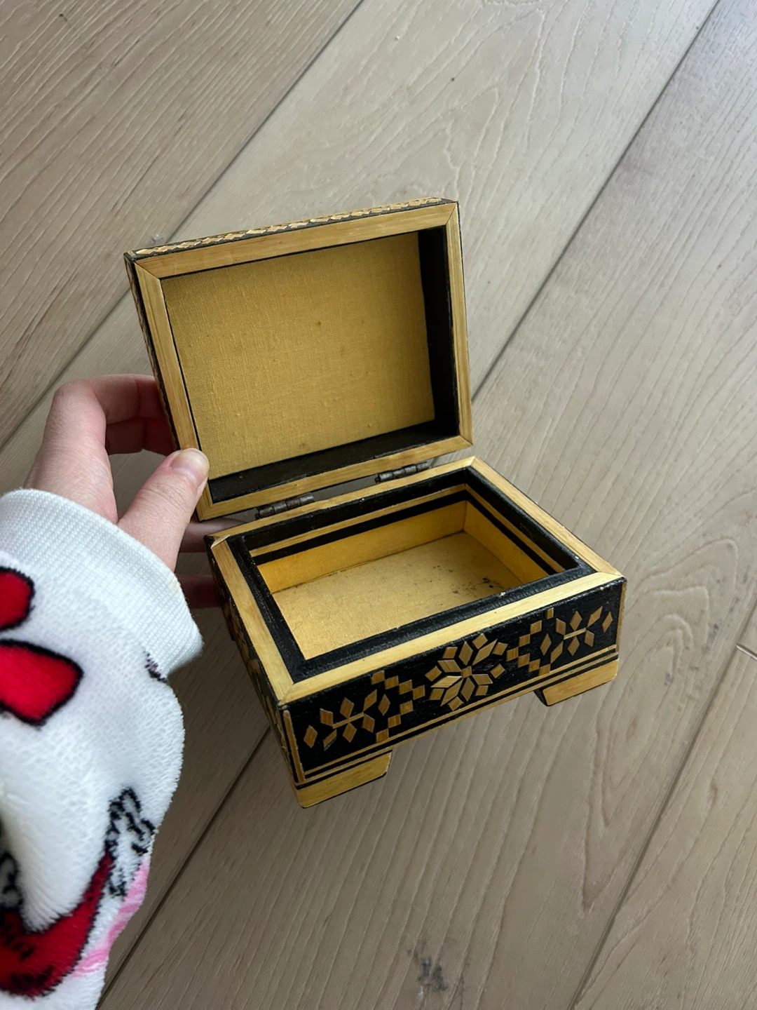 Decorative Wooden Trinket Box - photo 2