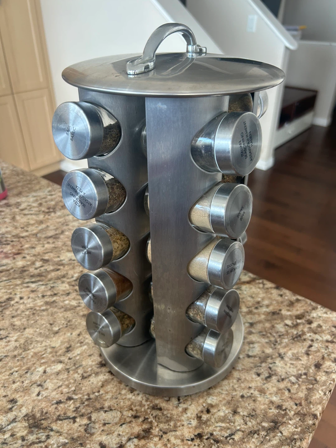 Rotating Spice Rack with 16 Jars