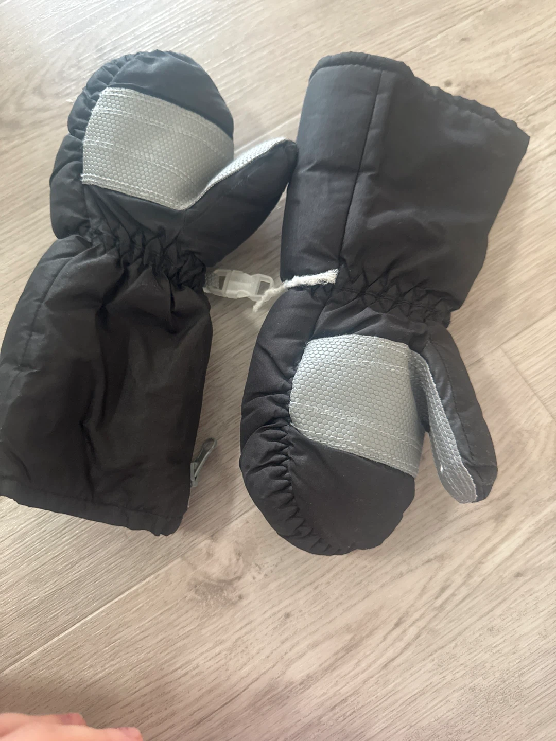 Hot Paws Black Mittens - photo 2