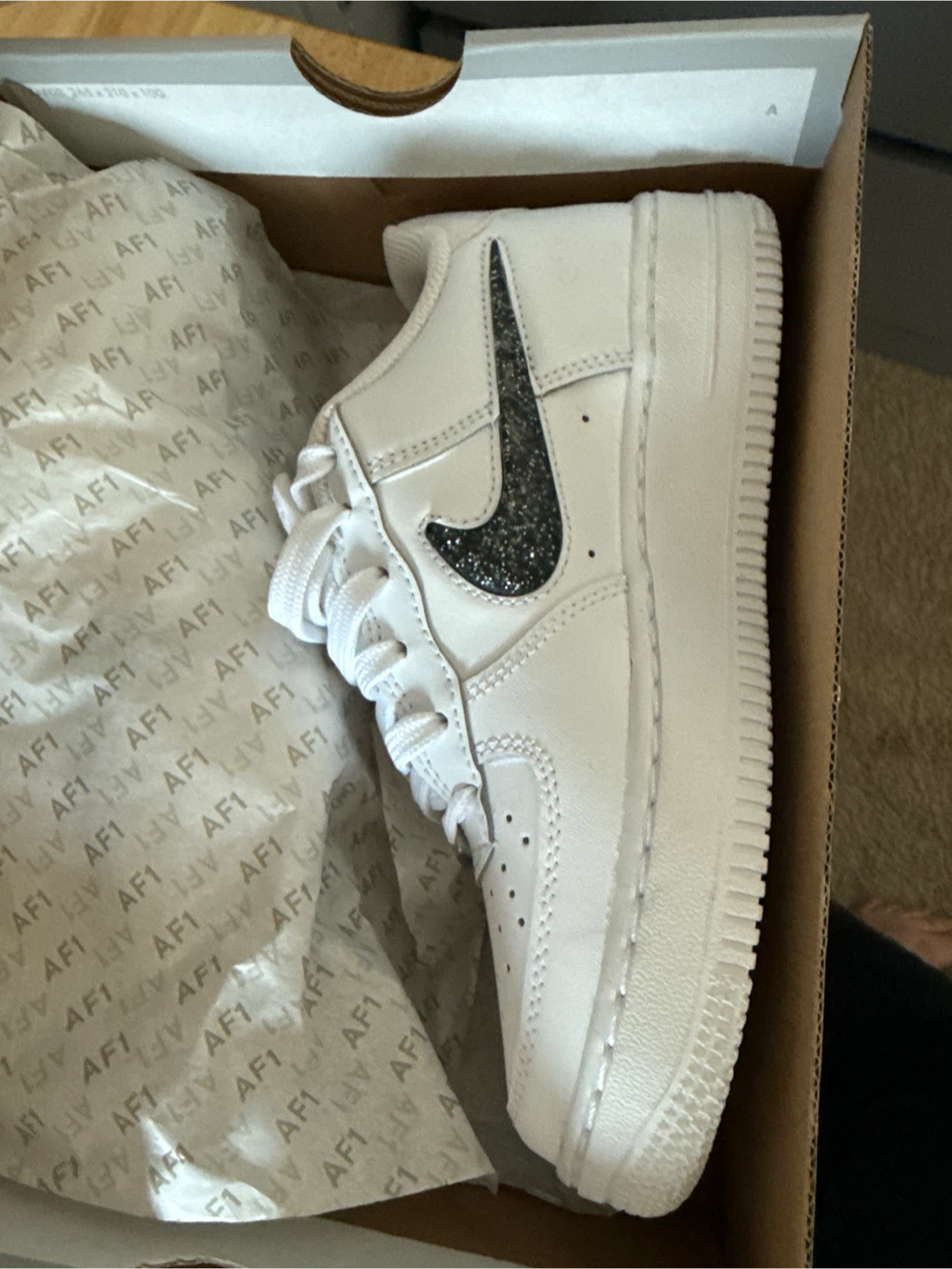 Nike Air Force 1 LV8 (GS) White Glitter Swoosh Kids Size 3Y - photo 2