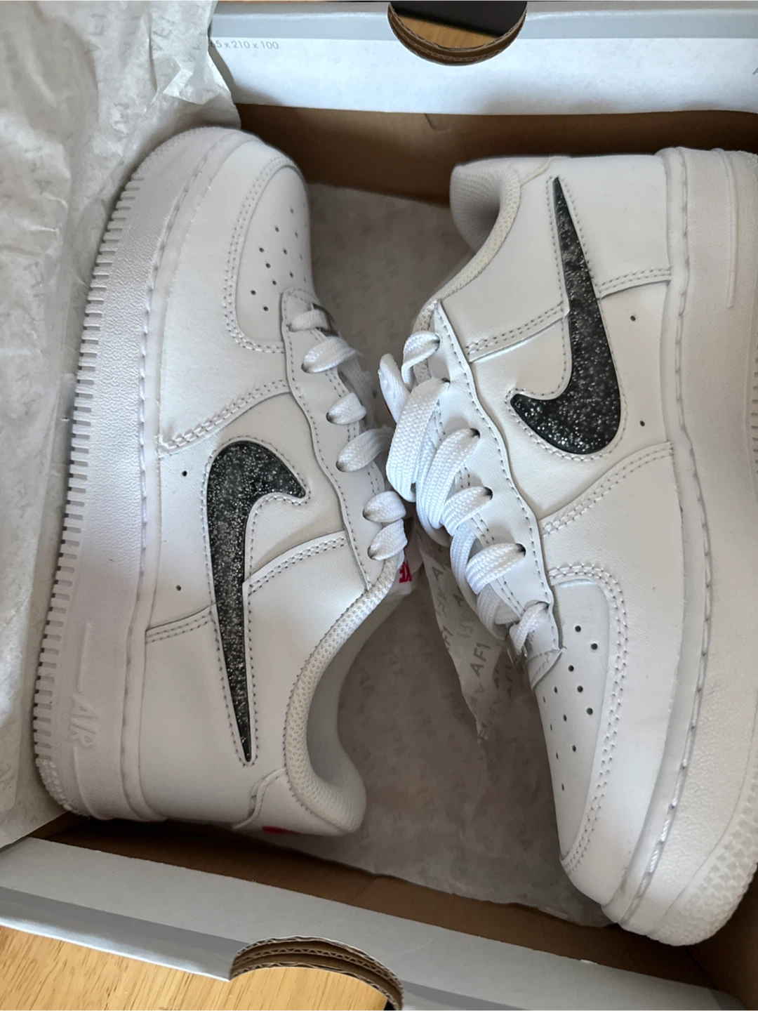 Nike Air Force 1 LV8 (GS) White Glitter Swoosh Kids Size 3Y - photo 3
