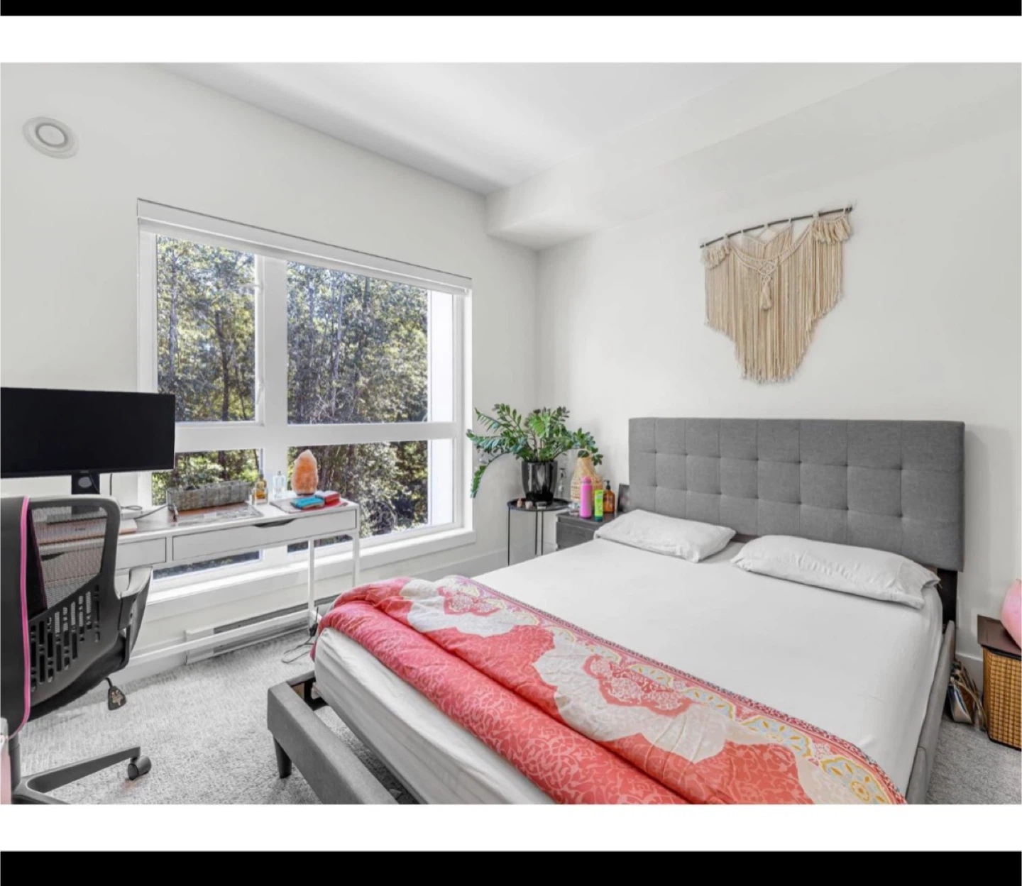 Queen bed frame with mattress - photo 3