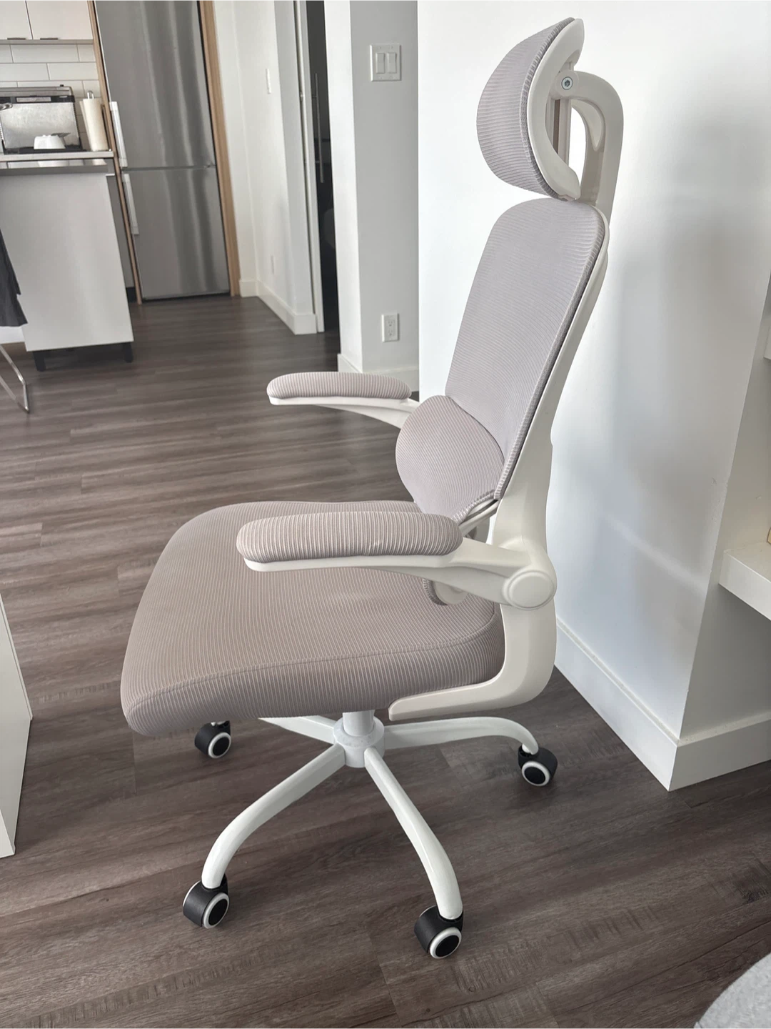 Ergonomic Office Chair with Headrest