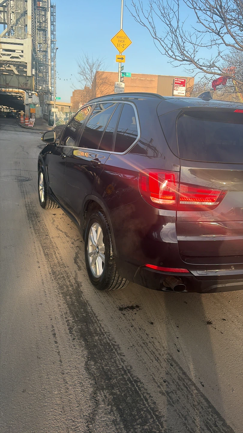 BMW X5 SUV - photo 2