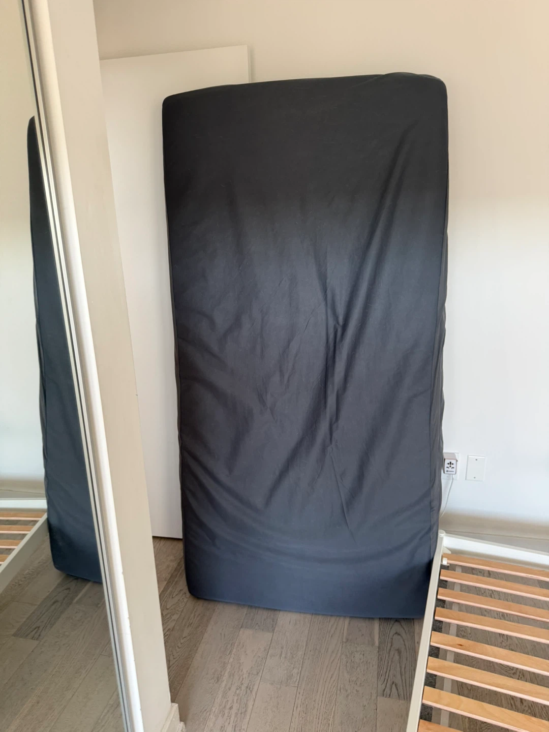 White Metal Single Bed Frame with Mattress - photo 5