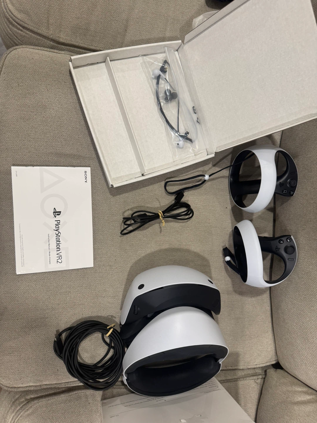 Brand new Sony PlayStation VR2 Headset - photo 3