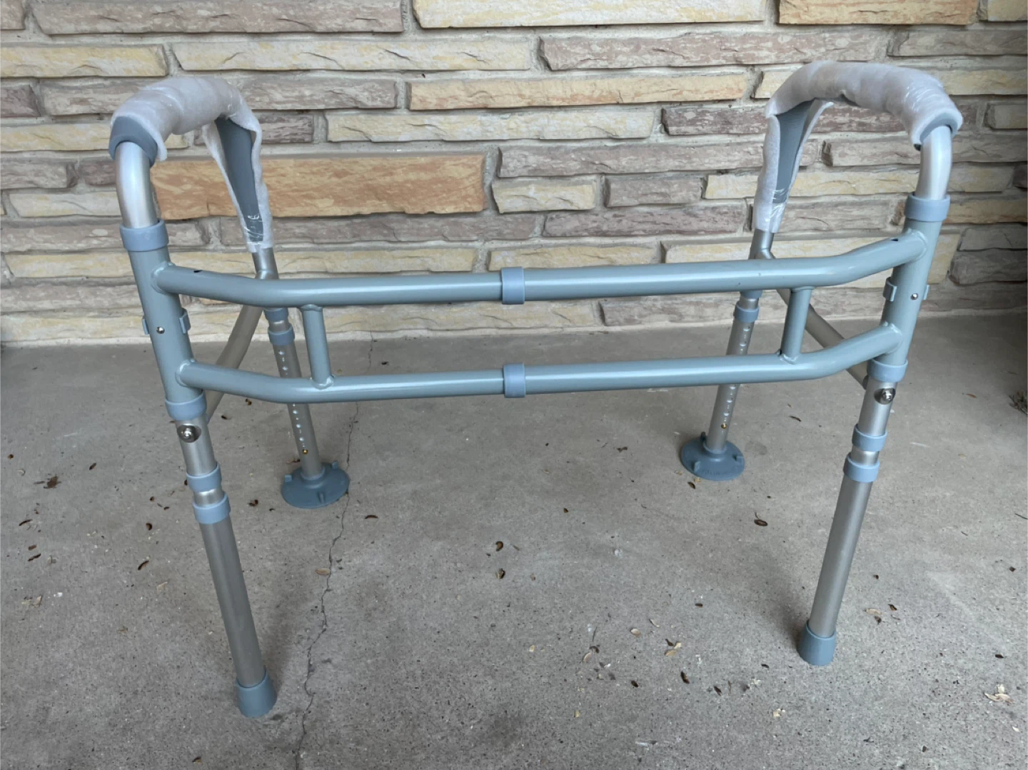 Width & Height Adjustable Toilet Safety Rail - photo 3