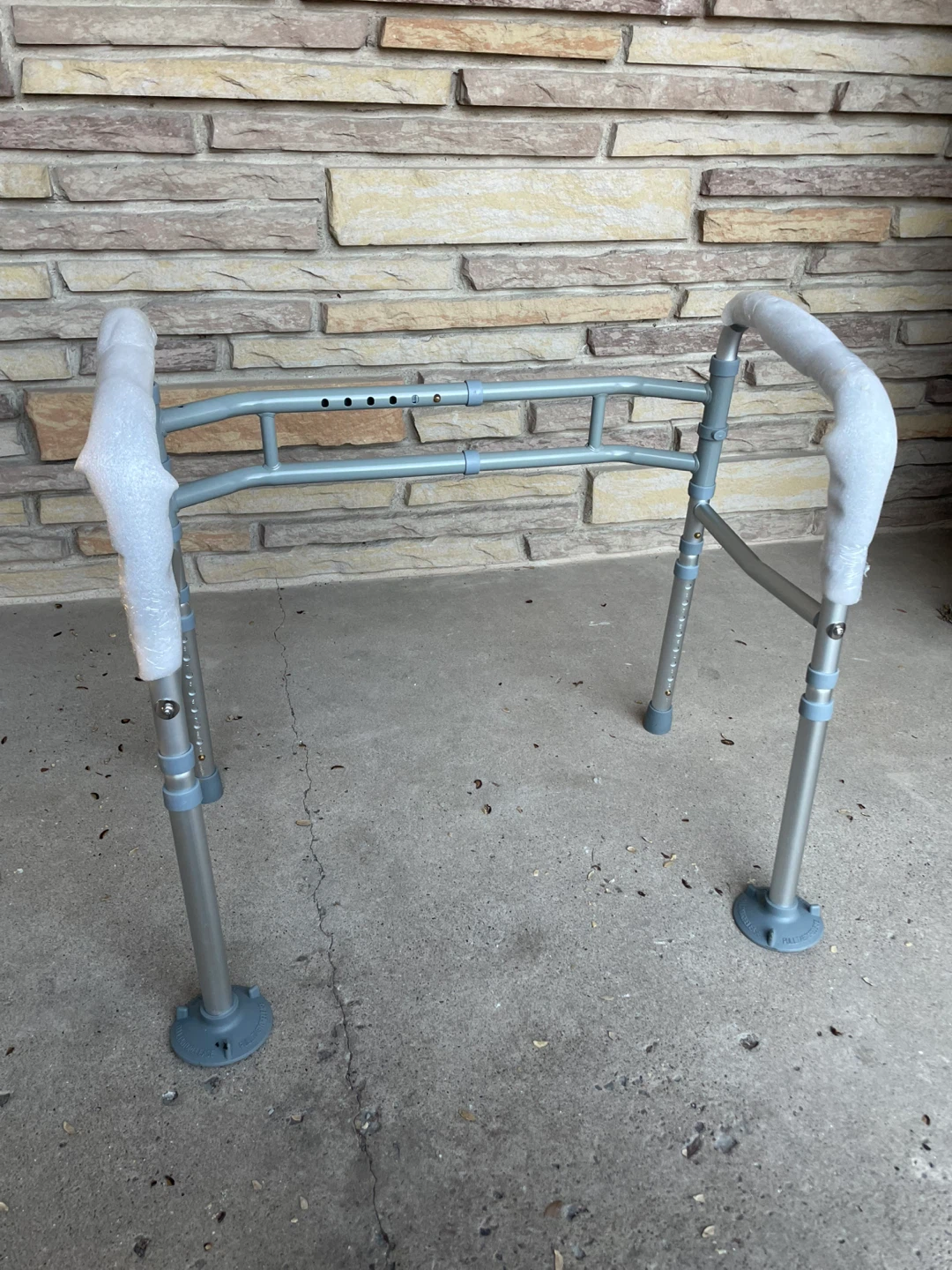 Width & Height Adjustable Toilet Safety Rail - photo 2