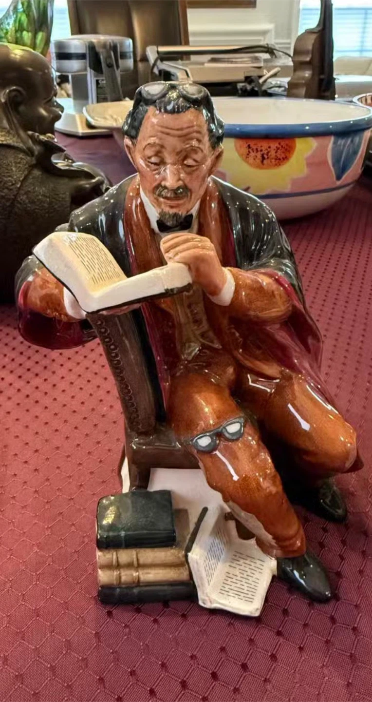 Royal Doulton 'The Professor' HN 2380 figurine - photo 3