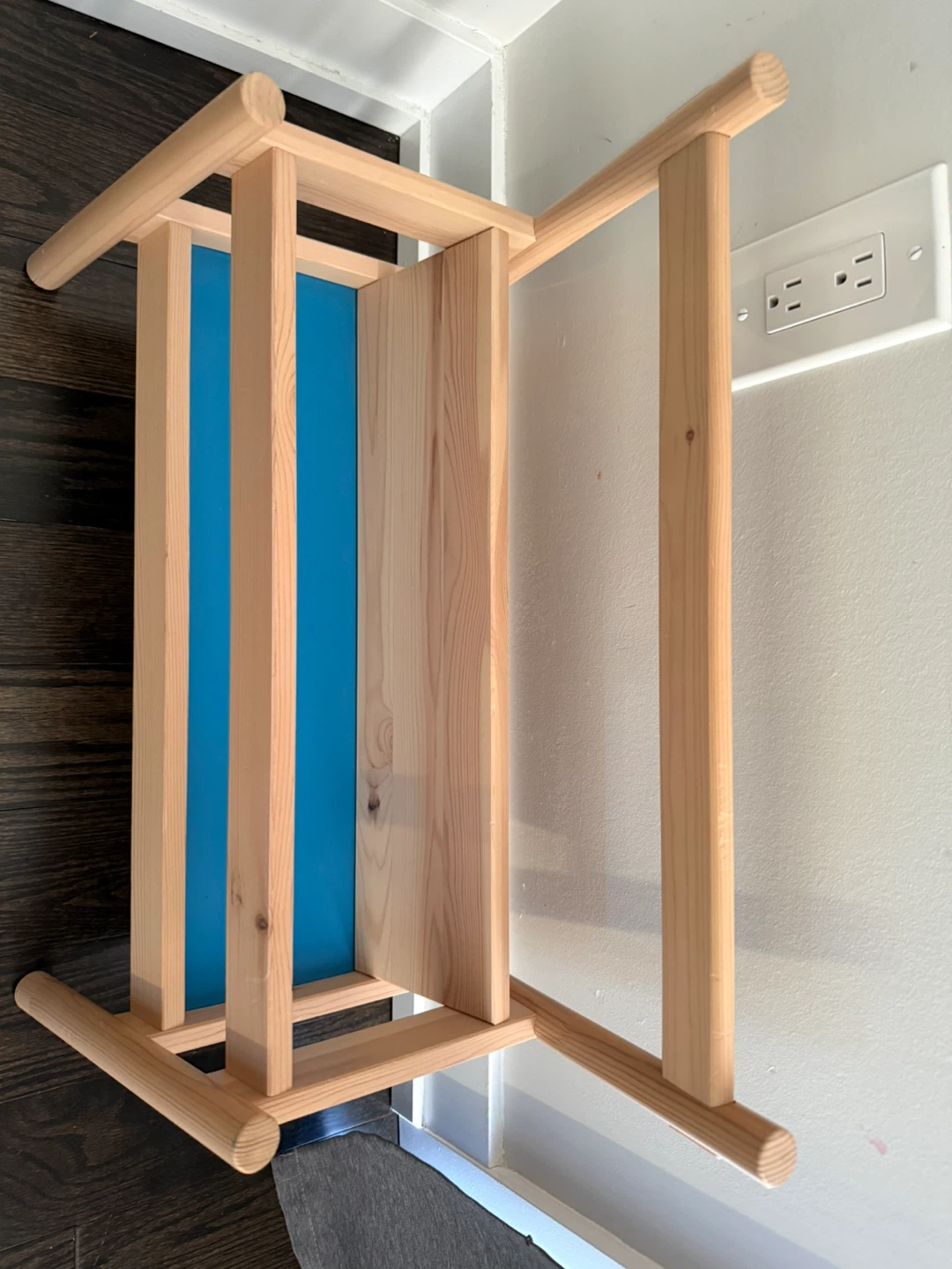 Wooden Book Display Shelf - photo 2