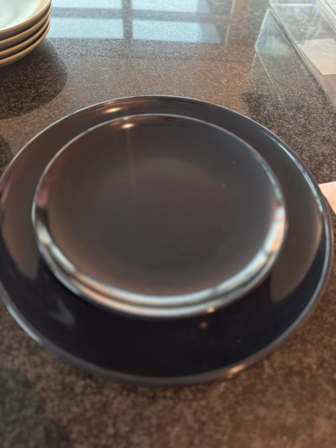 Modern Black Gloss Dinnerware Set – 5 Pieces