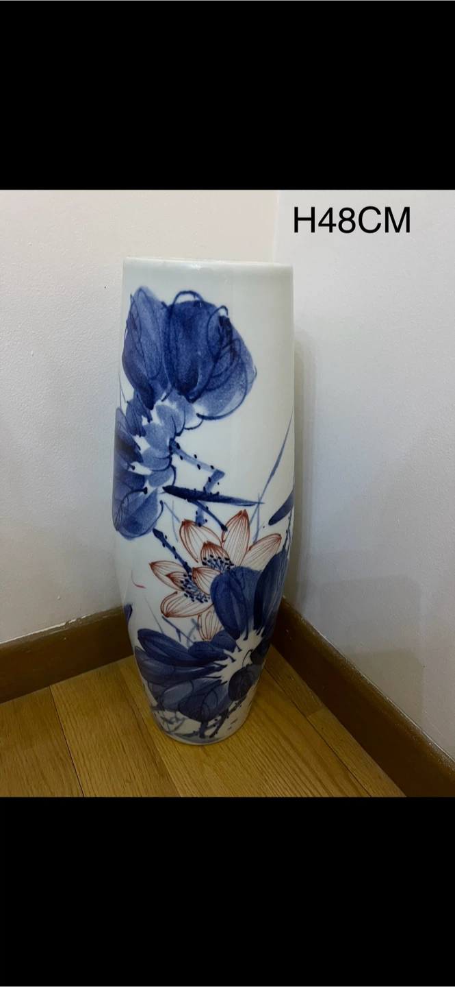 Jing de zheng China , Large Ceramic Vase